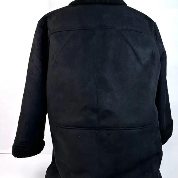 Cozy black faux suede toggle coat with soft sherpa fleece lining and trim - Picture 2 of 8